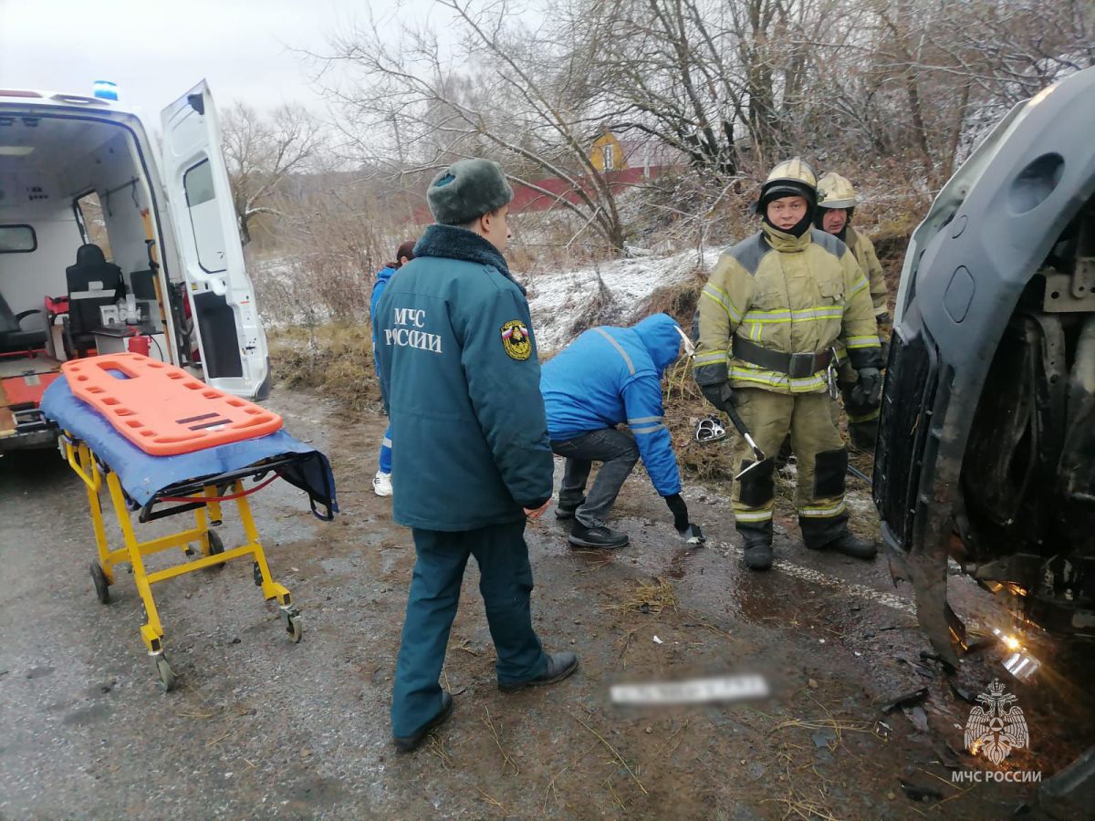 Во Владимирской области перевернулась легковушка    14 ноября в 08:20 поступило сообщение о ДТП у деревни Легково, Александровского района. В результате аварии произошло опрокидывание транспортного средства.  ↗  Прислать новость   Подписаться