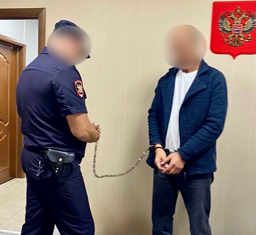 Сегодня по ходатайству следователя Саратовского следственного отдела на транспорте Западного МСУТ СК России судоводителю, допустившему столкновение катера с баржей в акватории реки Волга, судом избрана мера пресечения в виде домашнего ареста.