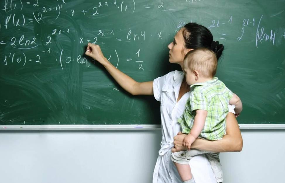 В вузах появятся курсы по родительству с 2026 года Студенты смогут пройти Школу будущих родителей как в очной форме так и онлайн Курс будет направлен на популяризацию семейных ценностей среди студентов там научат уходу за маленькими детьми