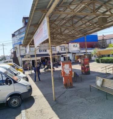 В Дербенте в детской коляске нашли тело годовалой девочки Полицейские остановили женщину для проверки документов на проспекте Агасиева в районе автовокзала Северный В прогулочной коляске обнаружили тело ребёнка По предварительным данным мать сообщила что девочка умерла от голода Женщину задержали и отправили под арест Обстоятельства трагедии выясняются назначена экспертиза для установления точной причины смерти