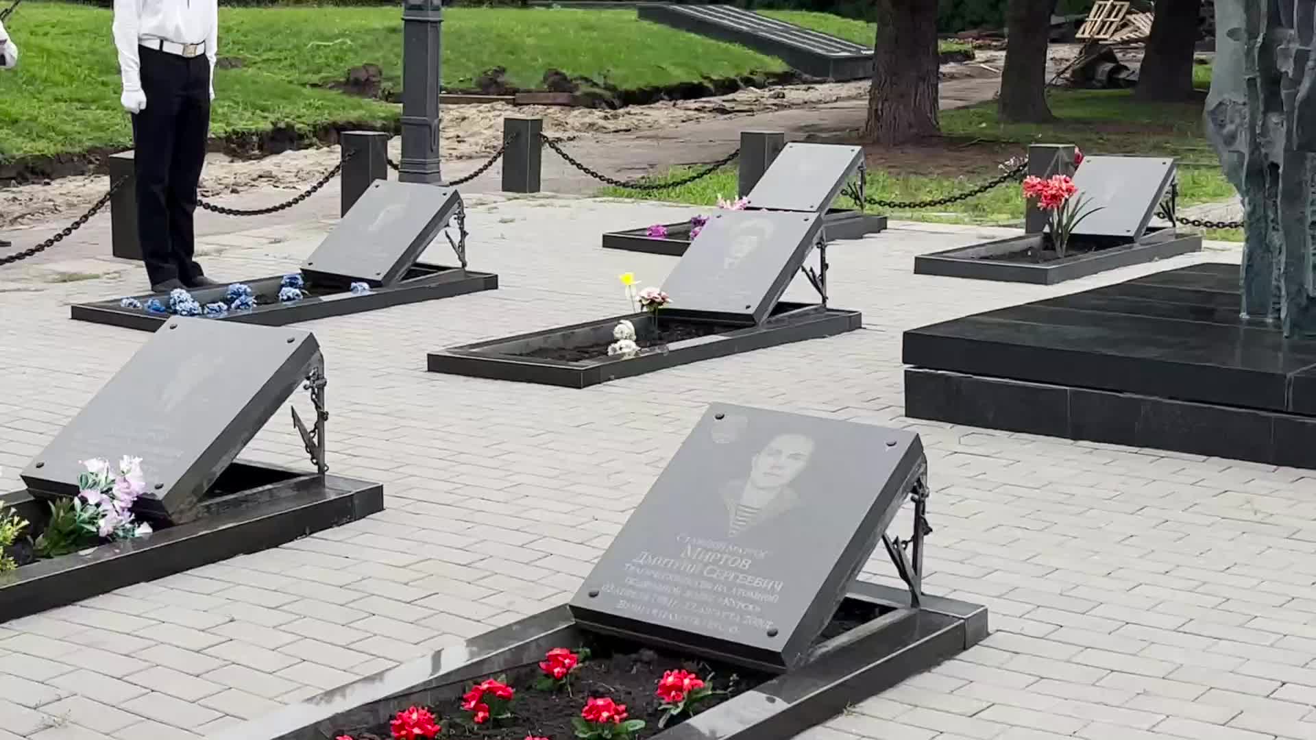 Памятные мероприятия в Петербурге и Мурманске в годовщину гибели АПРК 'Курск'