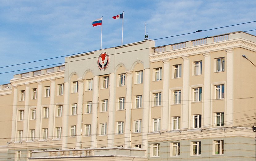 Госдолг Удмуртии увеличился Госдолг республики увеличился из-за нового кредита в 276 млн рублей, до 66,4 млрд рублей. Заемные средства планируется потратить на строительство дороги в аэропорт. #Ижевск #Удмуртия