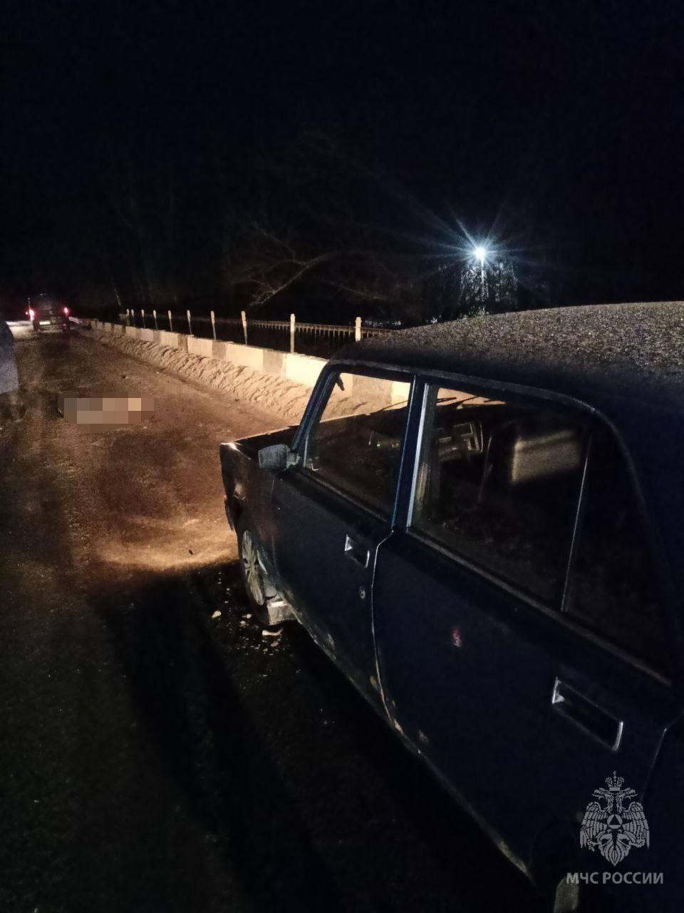 В селе Ичалки городского округа Перевозский водитель микроавтобуса сбил двух человек, которые ремонтировали авто на обочине.   Пострадавшие погибли.