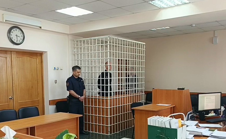 В Петропавловске распространителя наркотиков отправили в колонию особого режима Почти на 14 лет Петропавловск-Камчатский городской суд признал виновным 41-летнего мужчину в нескольких эпизодах покушения на распространение наркотиков в значительном размере и отмывании преступных денег. Подробности по ссылке: