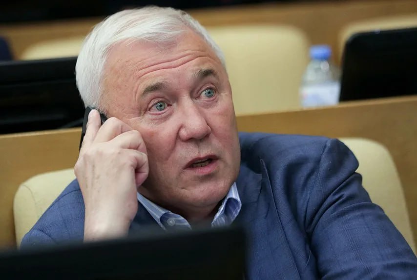 Слух про заморозку вкладов в конце прошлого года могли пустить девелоперы — депутат Госдумы Аксаков  Читать далее