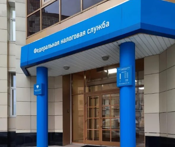 Двенадцать жителей Пермского края отчитались о доходе свыше 1 млрд рублей В Прикамье по итогам 2024 года доход свыше 1 млрд руб. зарегистрировали 12 человек, сообщает УФНС по Пермскому краю. Среди миллиардеров — восемь мужчин и четыре женщины. По данным «Вкурсе.ру», самый большой доход зарегистрирован в размере 6,9 млрд руб., его получил мужчина от операций с ценными бумагами. Также 12 жителей Перми зарегистрировали доход от 500 млн до 1 млрд руб. Стоит отметить, что доля миллиардеров в Прикамье снизилась: по итогам 2023 года доход свыше 1 млрд руб. зарегистрировали 20 жителей региона.
