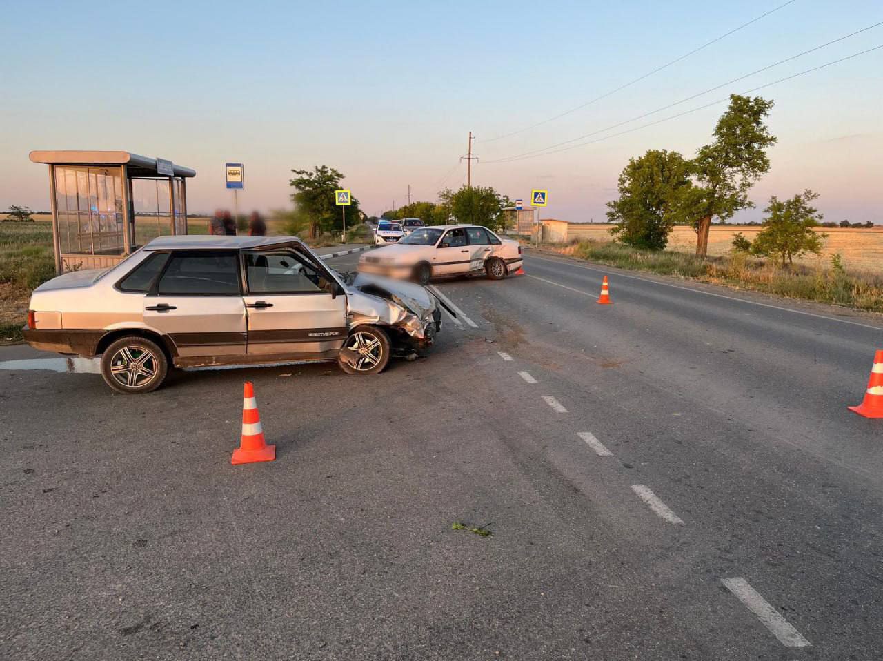 Подросток пострадал в аварии в Красногвардейском районе. Об этом рассказали в ГАИ Крыма. "ВАЗ" выехал на встречку и врезался в "Фольксваген". 14-летний пассажир первого авто доставлен в больницу. ДТП занялась прокуратура. Крымский мост Новости Крыма
