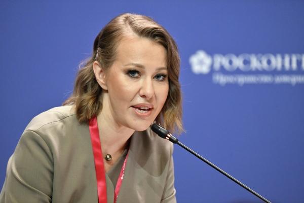 Ксения Собчак подала документы на получение ВНЖ в Испании Журналистка также оформляет такое право для своего сына По информации газеты El País Франция выдала Собчак пятилетнюю визу позволяющую передвигаться по странам Шенгенской зоны после чего телеведущая приехала в Испанию Она подала заявление на получение вида на жительство по программе для цифровых кочевников Сообщается что документы находятся на рассмотрении Подписаться на Говорит Москва Telegram VK MAX