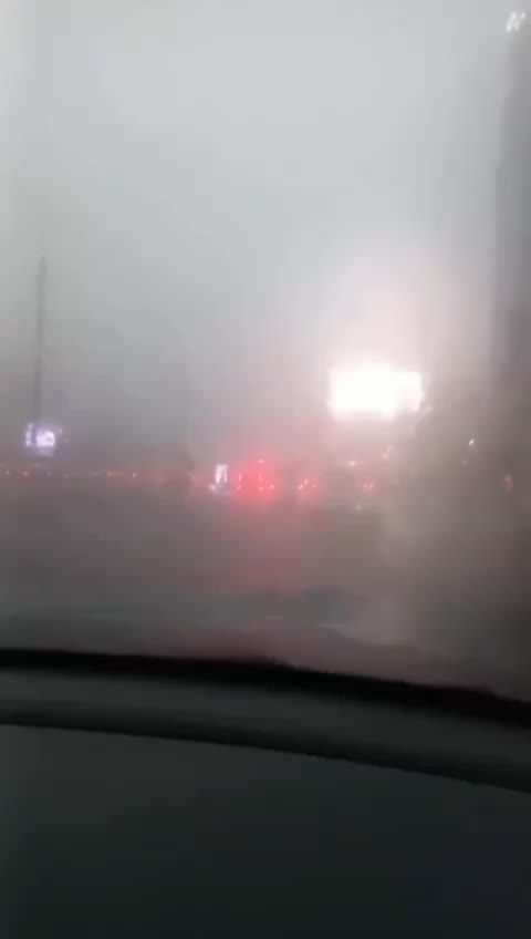 Сильные дожди и грозы продолжают воздействовать на Москву и Подмосковье