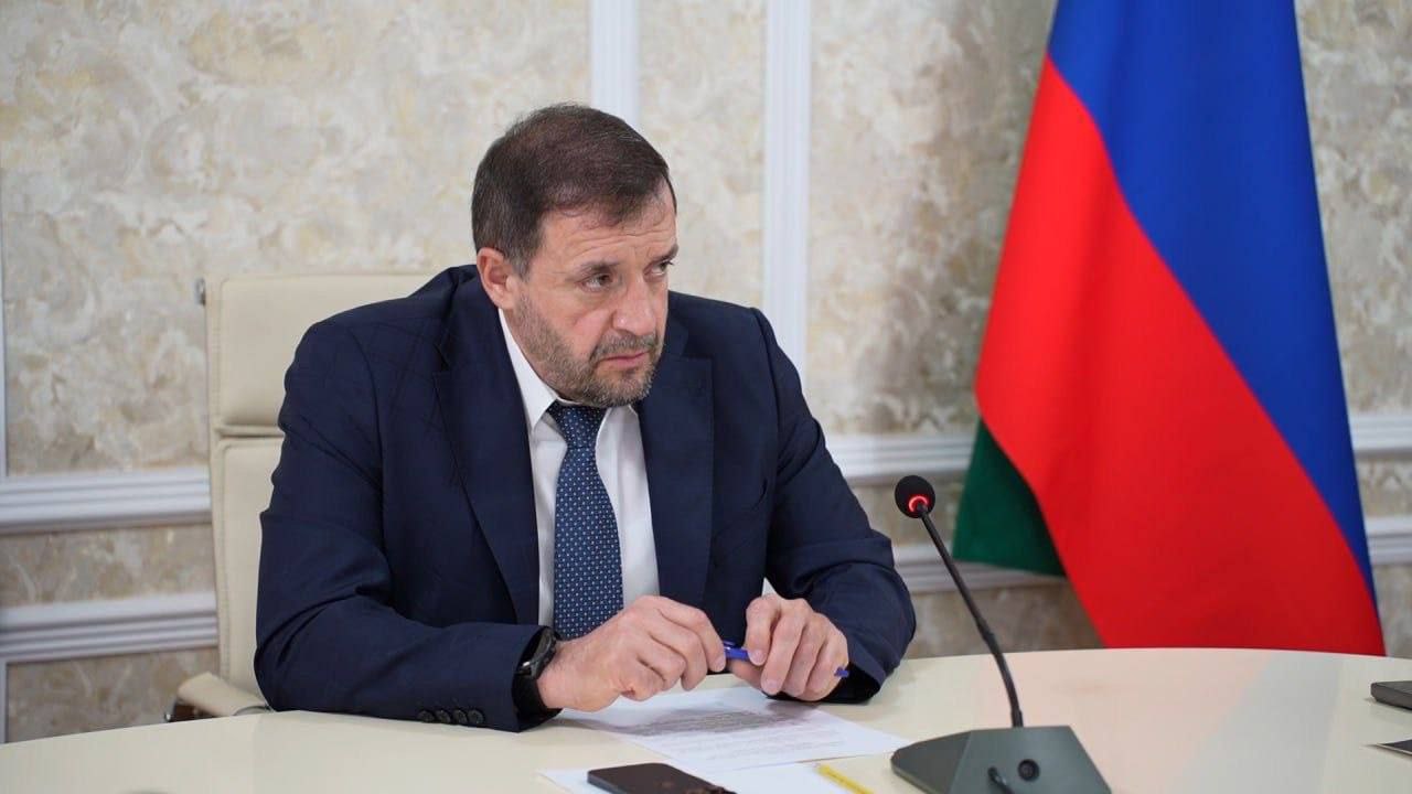 Корголи Корголиев переизбран на пост мэра Хасавюрта Городские депутаты единогласно проголосовали за действующего главу На голосование были представлены три кандидатуры предложенные главой Дагестана