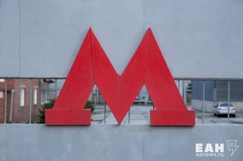 Для строительства челябинского метротрама закупают локомотивы  Такая информация появилась на сайте Госзакупок. АО «Моспроект-3» объявил аукцион на поставку локомотивов и подвижного состава для строительства линии «Север-Юг».   Начальная цена контракта составляет более 82 млн рублей. Победитель должен будет поставить два локомотива, 11 вагонеток для перевозки грунта, баки для строительного раствора и платформы для перевозки материалов. Итоги подведут 27 августа. Срок поставки товаров — в течение 110 дней с момента подписания договора.  АО «Моспроект-3» является генеральным подрядчиком строительства челябинского метротрама. Весной компания подписала с китайской корпорацией контракт на прокладку туннелей. Ввести метротрам в эксплуатацию планируют в 2027 году.