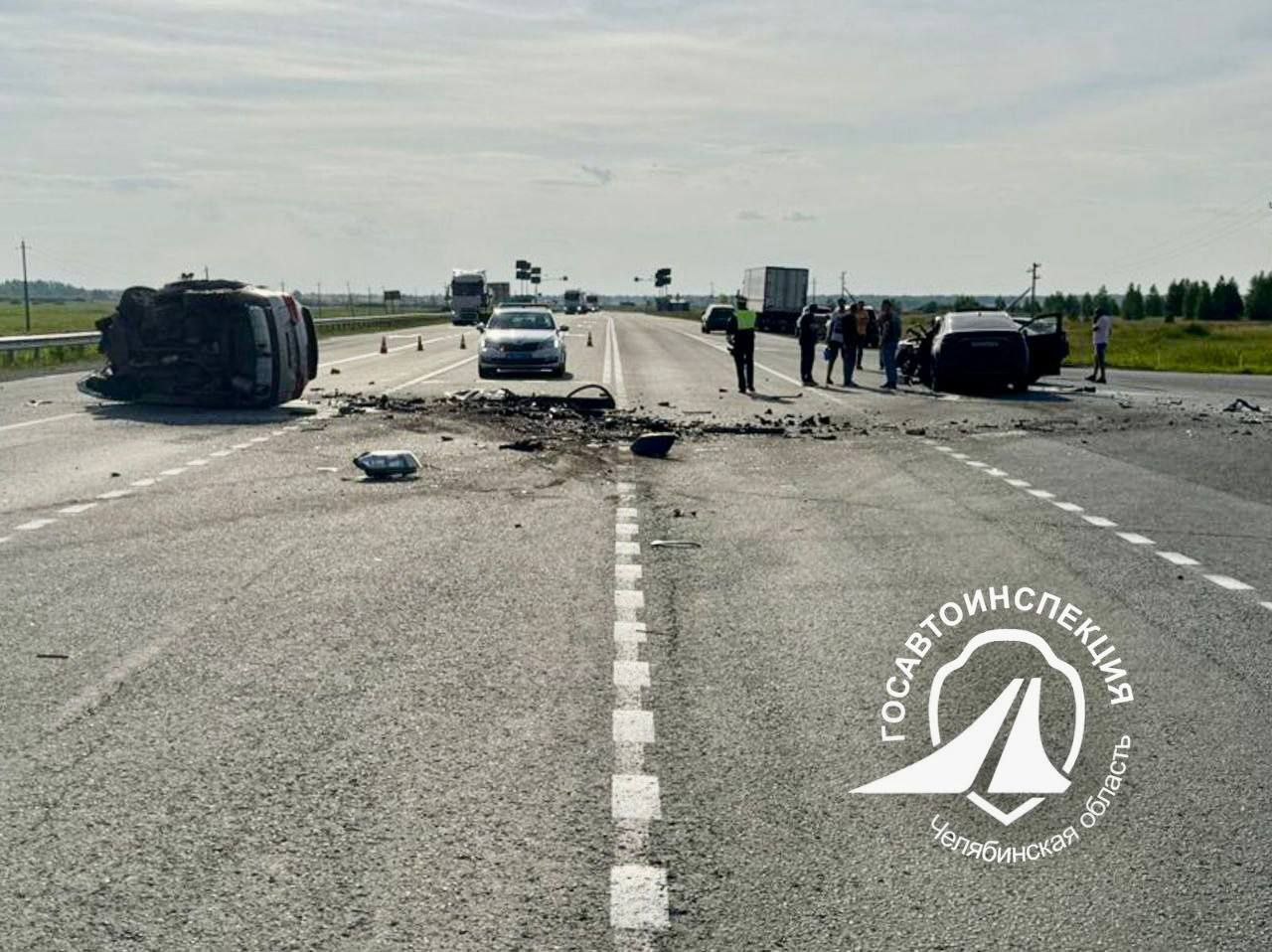 Водитель погиб. Два человека ранены ДТП произошло на 26 км автодороги Восточный обход Челябинска. Это Красноармейский район. ГАИ региона: водитель Haval выезжал со второстепенной дороги и не предоставил преимущество Geely Tugella В результате водитель Haval скончался на месте аварии. Водитель и пассажир Geely получили травмы. Медики их увезли в больницу