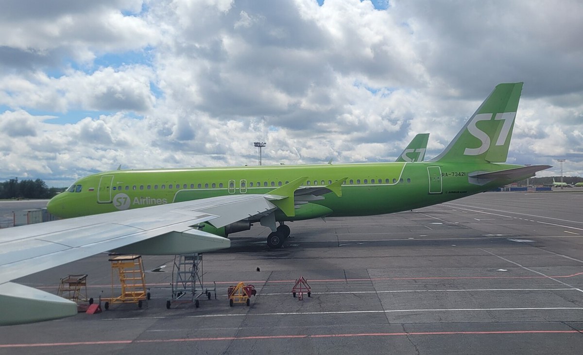 Известная авиакомпания не пустила на борт 16 россиянин и схлопотала штраф Авиакомпания Сибирь бренд S7 Airlines заплатит штраф за то что не пустила на борт пассажиров из за овербукинга Это уже повторное нарушение оно обошлось перевозчику в 30 000 рублей   clck ru 3R2pnK