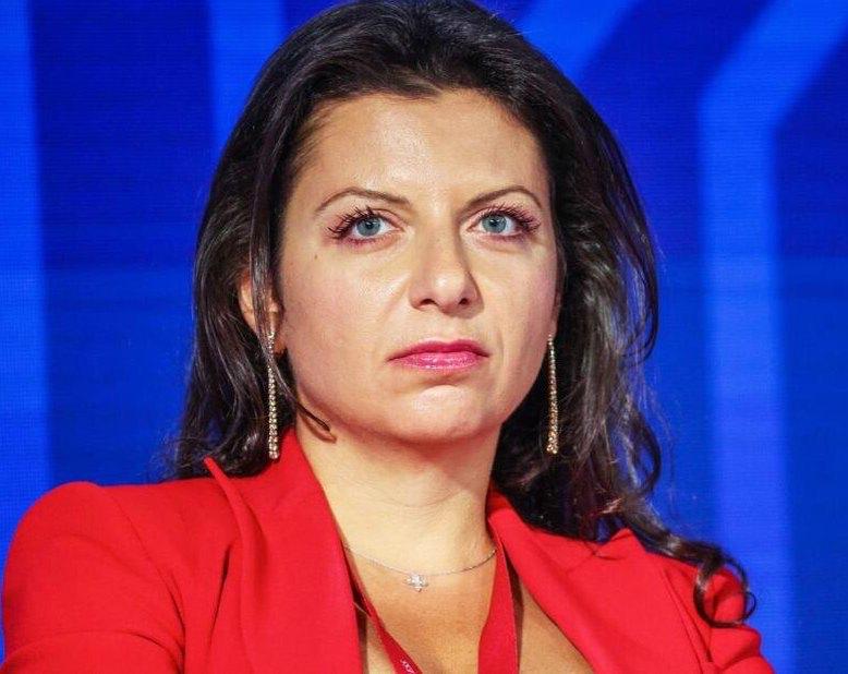 Маргарита Симоньян сообщила что у неё диагнострировали рак Тигран по прежнему в коме а я прохожу лечение от рака Что уж тут хорошего Скоро увидите меня в париках Будем вместе выбирать какой больше подходит написала Симоньян Новости Дня