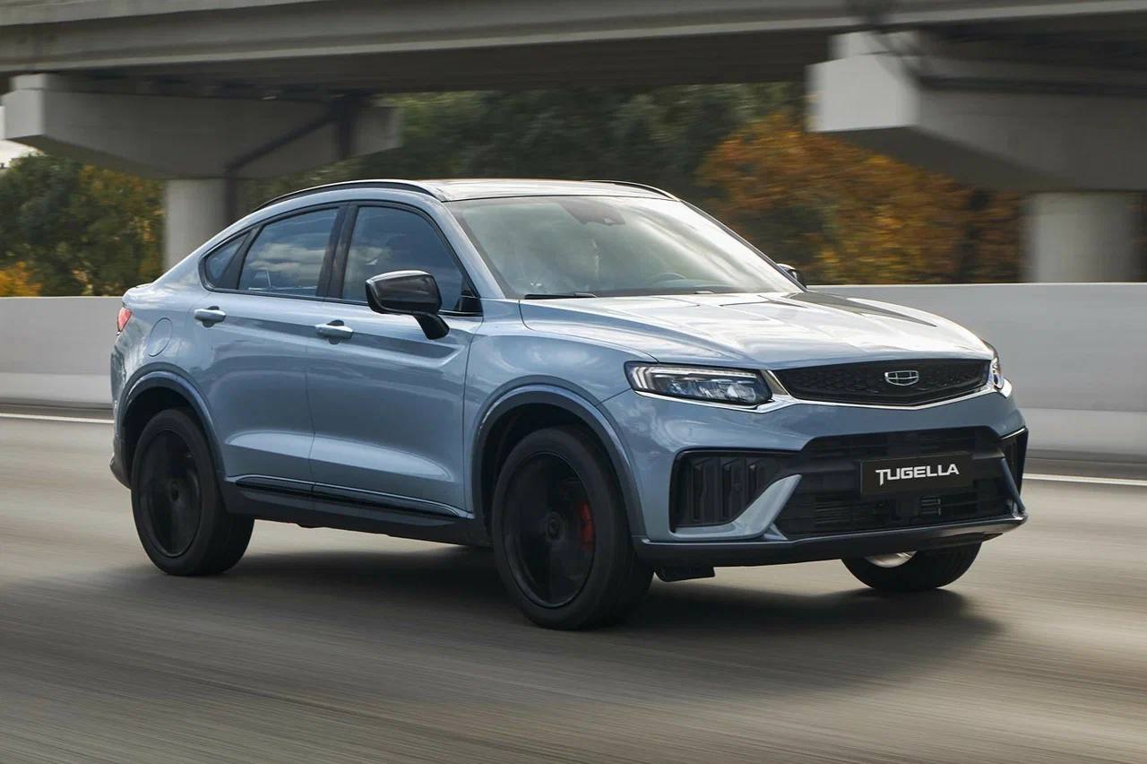 Покупатель Geely Tugella отсудил у автосалона 45 миллионов рублей Машина сломалась сразу после покупки в 2023 году не работал ремень безопасности скрипела подвеска и отказывала беспроводная зарядка Автосалон не починил автомобиль и не вернул деньги Суд встал на сторону клиента и взыскал всю сумму с учётом неустойки и штрафов bezposhady