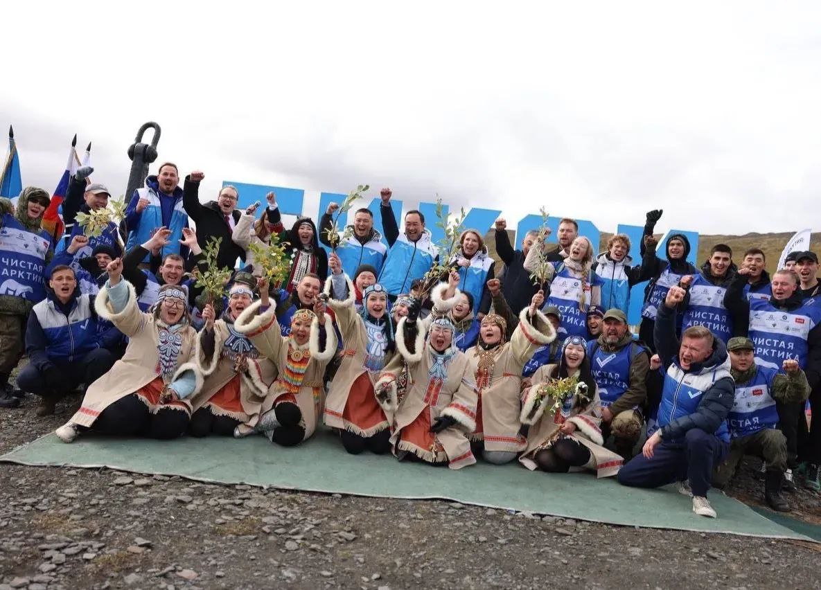 Шесть арктических районов Якутии очистят от металлолома в 2026 году В 2026 году в Якутии продолжится реализация федерального проекта Чистая Арктика направленного на очистку северных территорий от металлолома и накопленного мусора В рамках проекта планируется очистить от вредных отходов территории Аллаиховского Анабарского Булунского Верхоянского Нижнеколымского и Усть Янского районов В экологической акции исполняющей цели и задачи национального проекта Экологическое благополучие реализуемого в стране по инициативе Президента России Владимира Путина приняли участие 750 волонтёров ulusmedia Читайте нас в MAX