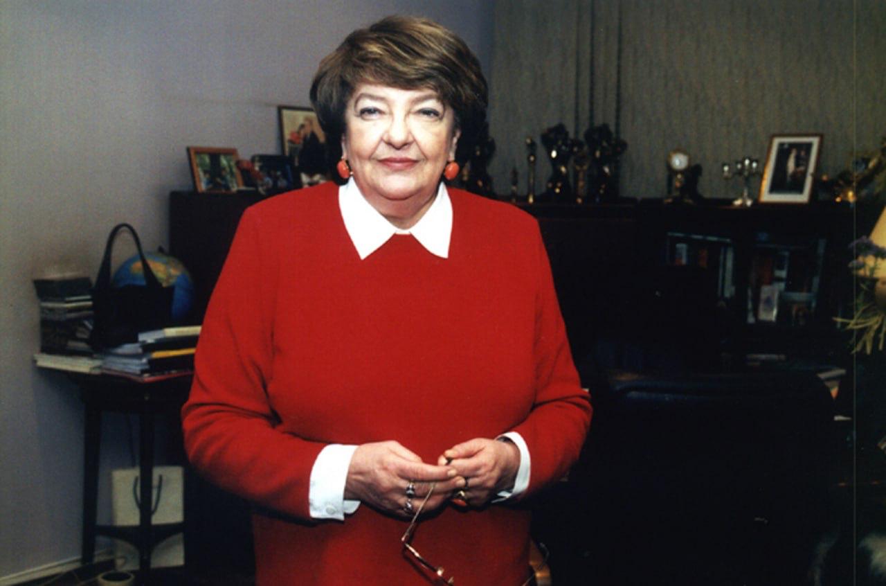 Умерла медиаменеджер основательница и соучредитель телекомпании REN TV Ирена Лесневская Ей было 83 года О смерти Лесневской сообщила телеведущая Марианна Максимовская РенТВ Telegram Max