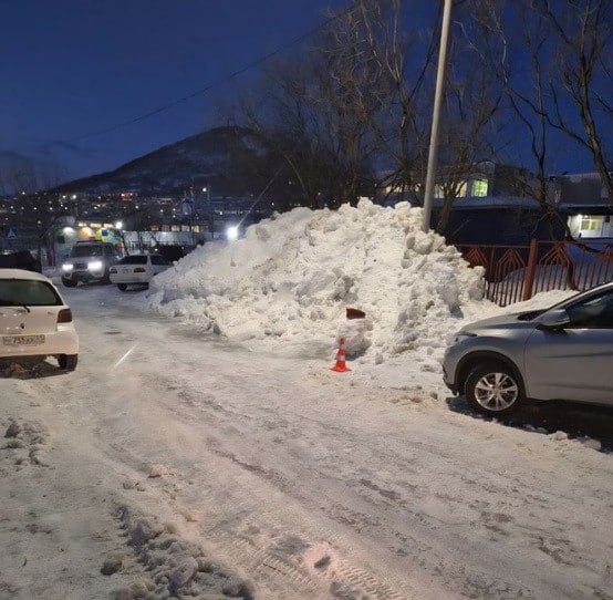 В ГАИ рассказали подробности наезда на восьмилетнего школьника в Петропавловске В управлении Госавтоинспекции Камчатского края рассказали подробности о наезде автомобиля на ребёнка возле школы Мальчика сбила женщина на автомобиле УАЗ Патриот Нажмите для подробностей   kam24 ru news main 20251215 123717 html utm source telegram utm medium messenger
