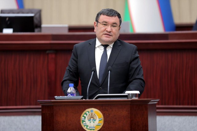 Узбекистан увеличивает производство и импорт топлива для покрытия зимнего спроса Министр энергетики Узбекистана Журабек Мирзамахмудов 11 декабря на заседании Законодательной палаты рассказал о мерах по обеспечению страны автомобильным бензином дизельным топливом и мазутом в условиях повышенного зимнего спроса и ограничений работы газовых заправок English O zbek tilida Ўзбек тилида На русском iOS Android