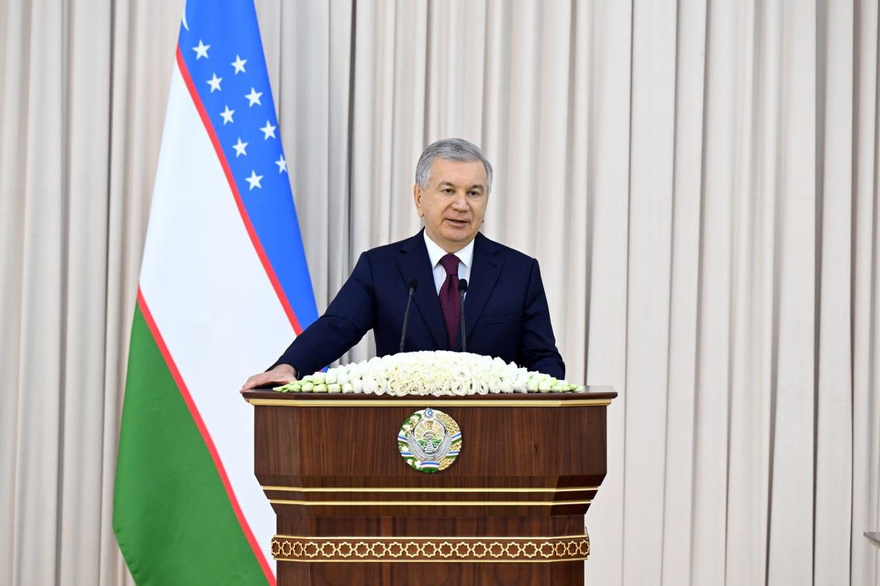 Мирзиёев нам удалось сделать Самарканд привлекательным регионом Валовый региональный продукт Самаркандской области увеличился с 23 трлн сумов в 2016 году до 120 трлн сумов в этом году Об этом заявил президент Узбекистана Шавкат Мирзиёев Одним словом нам удалось сделать Самарканд привлекательным регионом для жителей и предпринимателей а также для туристов и инвесторов сказал президент За восемь лет в область вложили 12 млрд инвестиций Было создано 600 тыс постоянных рабочих мест число предпринимателей увеличилось в два раза Количество производственных предприятий выросло в 1 5 раза объем промышленности в 1 7 раза Сейчас 81 предприятие имеет годовой оборот свыше 100 млрд сумов Узбекистан Экономика Политика centralasianow Подписаться на канал