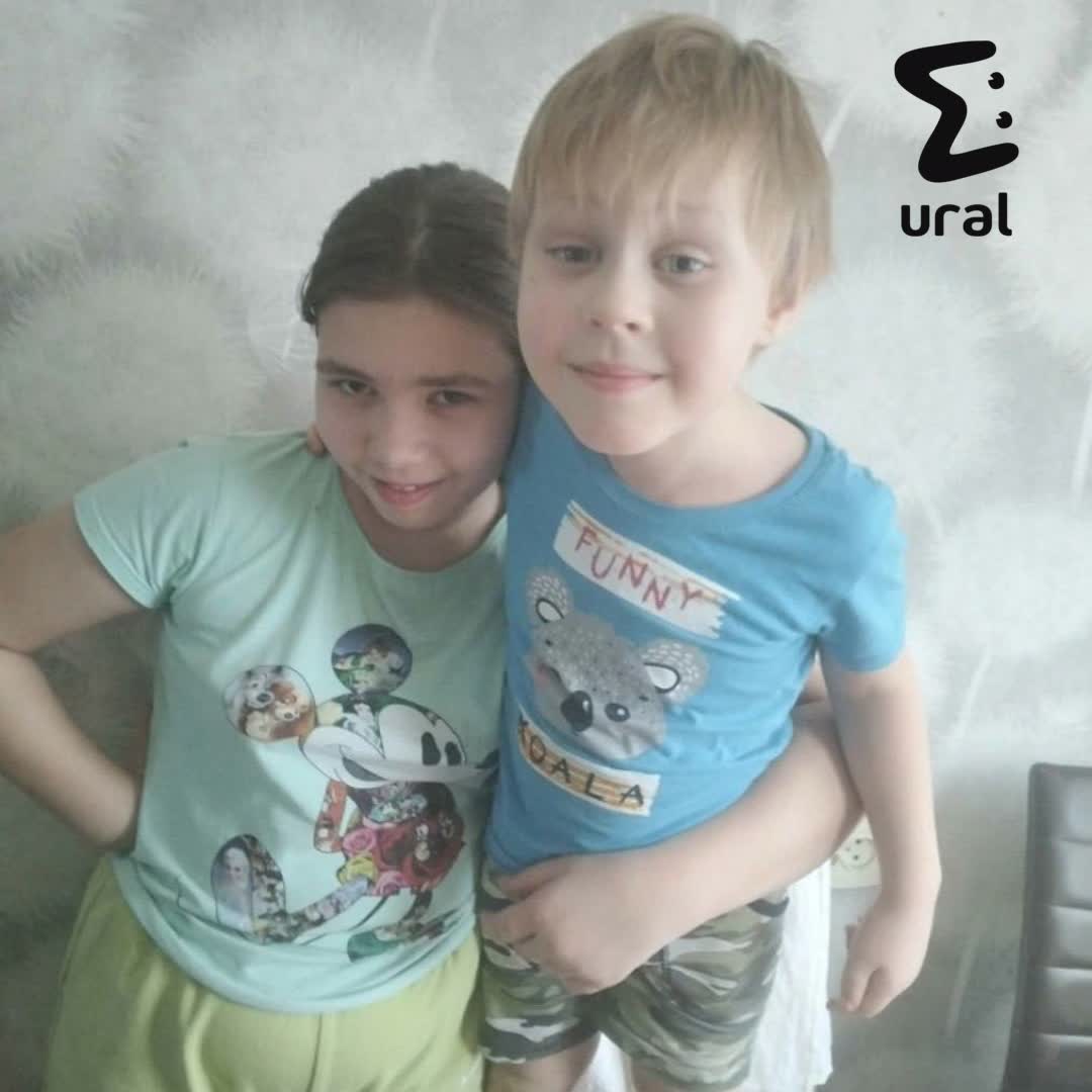 13-летняя девочка и её 5-летний брат пропали в Кизеле. Их ищут с полудня. Ребята гуляли у дома на улице Швейников, а потом ушли в сторону Пролетарской. Сначала старшая дочка брала трубку, но позже перестала выходить на связь. Родители объехали весь город — вплоть до вокзала, но детей нигде не нашли.