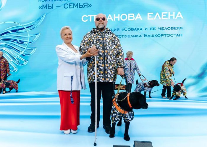 Челябинские дизайнеры создадут удобную одежду для ветеранов СВО и паралимпийцев Дизайнеры Челябинской области смогут проявить талант мастерство и креативное мышление в международном конкурсе адаптивной одежды На крыльях Участникам предстоит создать собственные коллекции стильных нарядов для людей с ограниченными возможностями здоровья Конкурс На крыльях организованный фондом Защитники Отечества объединяет студентов вузов модельеров дизайнеров готовых творить и создавать удобную красивую и качественную одежду для тех кто получил травмы во время СВО и других людей с инвалидностью В этом году конкурс впервые ориентируют и на паралимпийцев Запросы спортсменов с инвалидностью станут важным критерием для победы Для участия нужно до 15 февраля подать заявку на сайте проекта А коллекции финалистов покажут во время масштабных межрегиональных соревнований Кубок Защитников Отечества Подписаться на vecherchel   Поддержать Читать в Мах