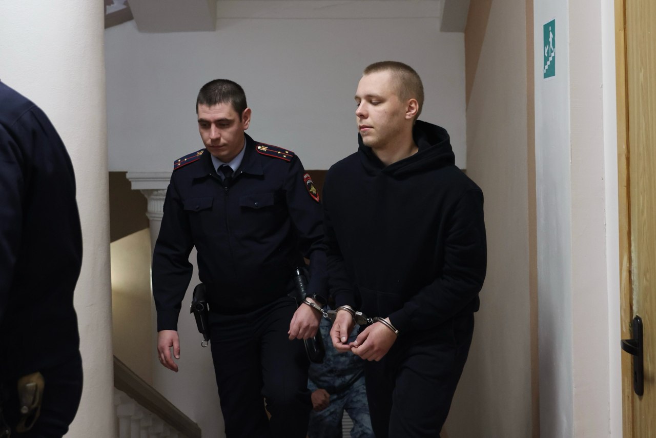 Верховный суд России утром 4 декабря рассмотрит кассационное представление адвоката осужденного Волгоградским областным судом за госизмену уроженца Севастополя Никиты Журавеля Молодой человек был приговорен к 12 годам колонии а с учетом неотбытого наказания за сожжение Корана общий срок его наказания составил 14 лет Адвокаты надеются на смягчение наказания