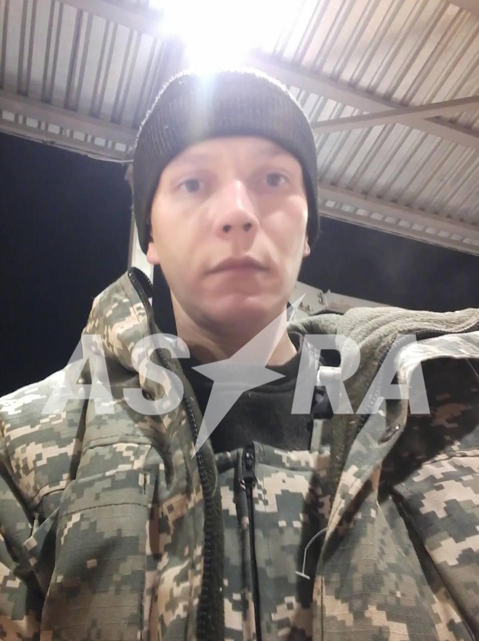 Военный залез в дом к пенсионерке и стал там жить В селе Нехаевка Белгородской области 34-летний российский военнослужащий из части №36994 Константин Обыскалов залез в окно частного дома, где жила пенсионерка и отказался уходить. Обыскалов стал там жить вопреки воли хозяйки. Позже его задержали сотрудники МВД и передали военной полиции. После себя военный оставил в доме шприц с сильно действующим анальгетиком и кальян. Война близко, подпишись!