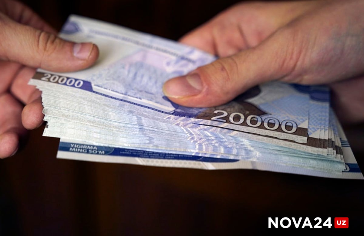 В Андижанской области задержан судья третейского суда который через влиятельных знакомых обещал двум жителям сезонную работу в Южной Корее и требовал за это 15 тыс долларов взяв 4 1 тыс авансом его поймали при попытке вернуть часть денег когда он не смог выполнить обещанное