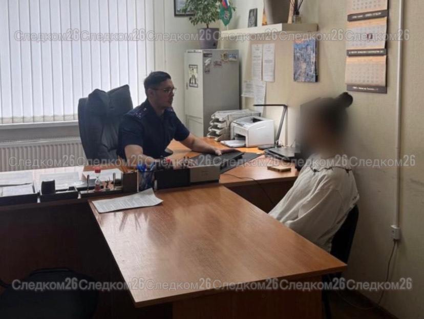 В Михайловске нашли пропавшую 14-летнюю девочку Подросток из села Тугулук пропала 18 июля - она ушла из дома и не вернулась. Через некоторое время её нашли в Михайловске, где она гостила у подруги. Оказалось, ничего страшного не случилось - девочка была в безопасности. С ней поговорили следователи, объяснили, почему нельзя уходить из дома без предупреждения. Сейчас она уже вернулась к родителям.