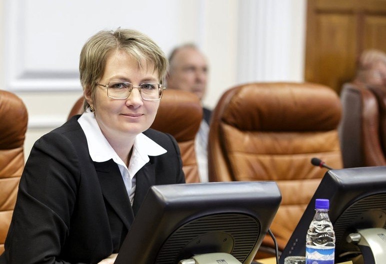 Иркутское Заксобрание сегодня утвердило уполномоченного по правам человека в Иркутской области Омбудсменом снова стала Светлана Семёнова Ранее её кандидатуру внёс губернатор региона Игорь Кобзев Иркутск политический в МАХ Подпишитесь на Иркутск политический