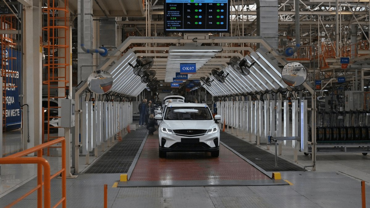 Утро среды Ъ узнал что китайский автопроизводитель Geely обсуждает локализацию моделей Emgrand и Monjaro на заводе в Нижнем Новгороде ВТБ открыл сбор заявок на участие в допэмиссии акций Продажи в книжных магазинах за восемь месяцев 2025 года сократились на 6 18 а средний чек вырос на 10 и составил 901 рубль vc ru money 2218906