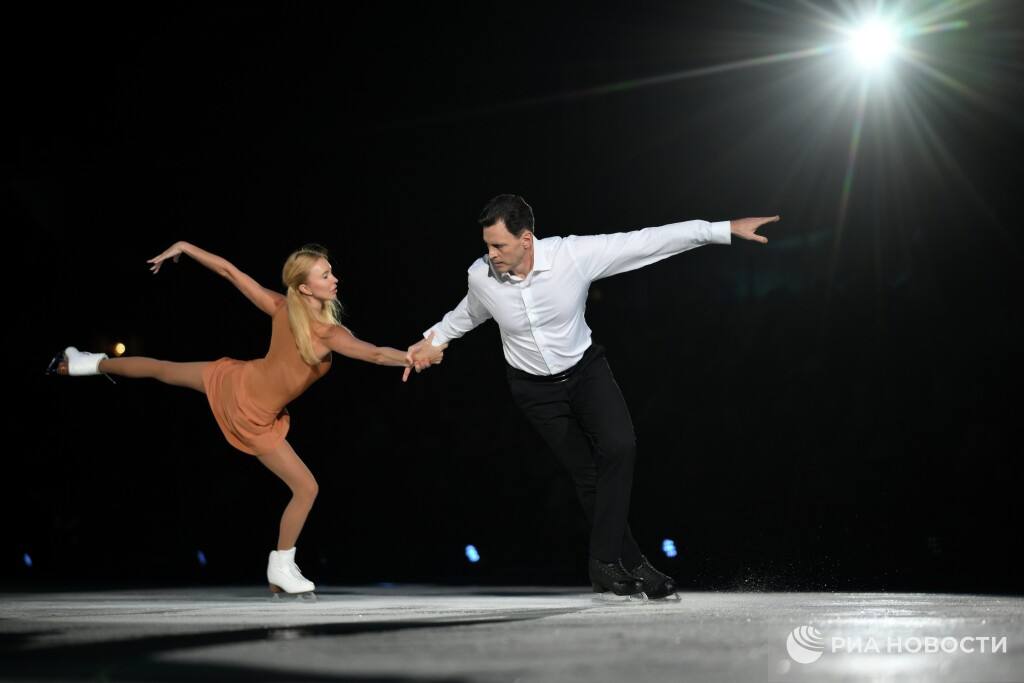 Тотьмянину и Маринина включили в ролик МОК об Олимпиаде 2006 Татьяна и Максим стали олимпийскими чемпионами Игр 2006 года в Турине в парном катании Спустя 20 лет Олимпиада снова в Италии и МОК включил прокат нашей пары в официальное видео Подписывайтесь на РИА Новости Спорт в MAX