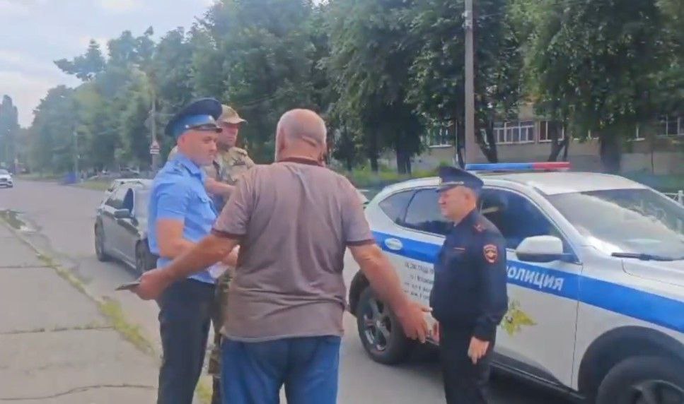 71-летний водитель микроавтобуса «Газель», работающий на городском маршруте №27, собрал 191 административный штраф за нарушение ПДД. В общей сложности злостный нарушитель дорожных правил задолжал более 200 тыс рублей. Машина изъята и передана службе судебных приставов.