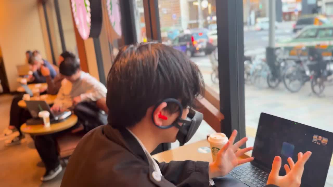 На CES 2026 представлен Wearphone для приватных разговоров с ИИ