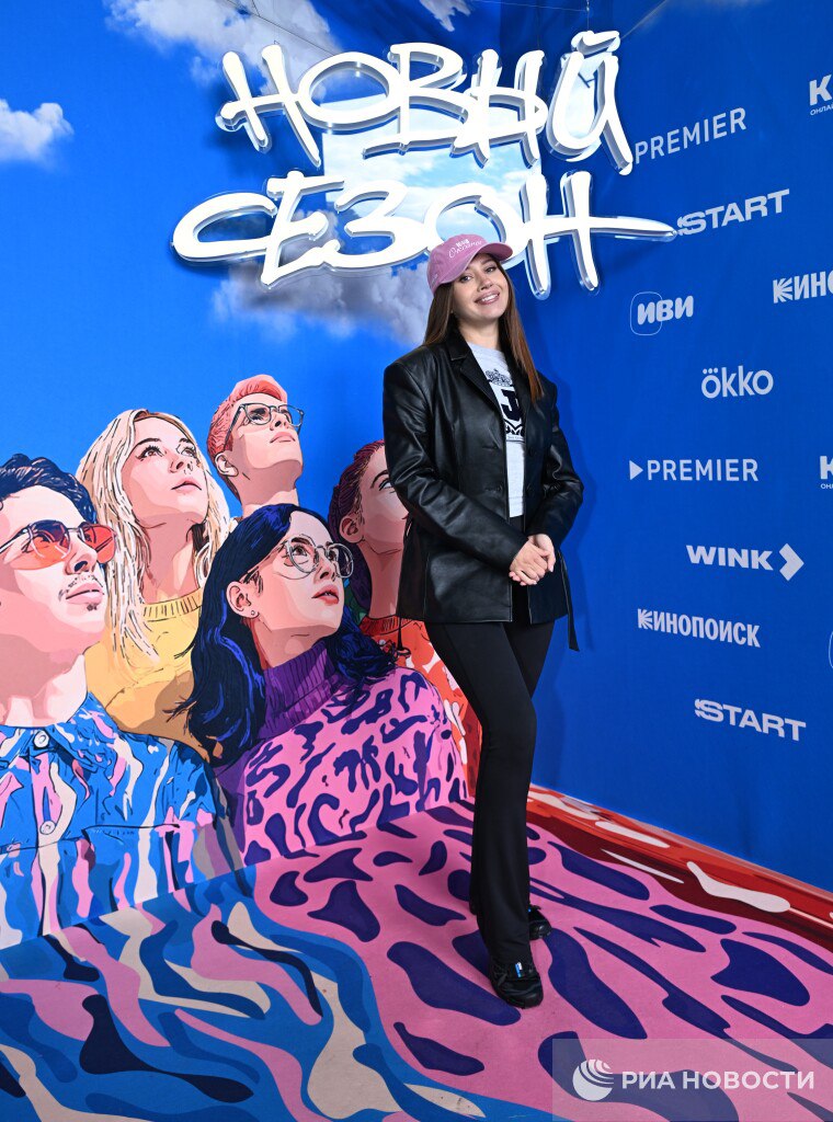 Комедийный сериал Няня Оксана с Олесей Иванченко представили на фестивале Новый сезон передает корреспондент РИА Новости Когда я начала работать над сериалом у меня была цель сделать проект для расслабления Я выросла в то время когда Моя прекрасная няня был таким домашним сериалом Но их не нужно сравнивать у нас не было задачи сделать ремейк рассказала режиссер сериала Евгения Абдель Фаттах Подписаться на РИА Новости