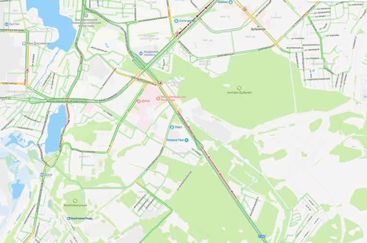 В Казани из-за ДТП образовалась большая пробка на Оренбургском тракте На въезде в Казань образовалась серьёзная пробка протяжённостью около 3 километров. По данным сервиса «Яндекс.Карты», движение значительно затруднено на Оренбургском тракте. Ситуацию на дороге усугубило ДТП, случившееся напротив Республиканской клинической больницы. По информации из соцсетей, столкнулись автомобили Porsche и Renault. Оба транспортных средства получили значительные повреждения. О пострадавших в ДТП и точных причинах аварии информации пока не поступало. Подписаться Сообщить новость