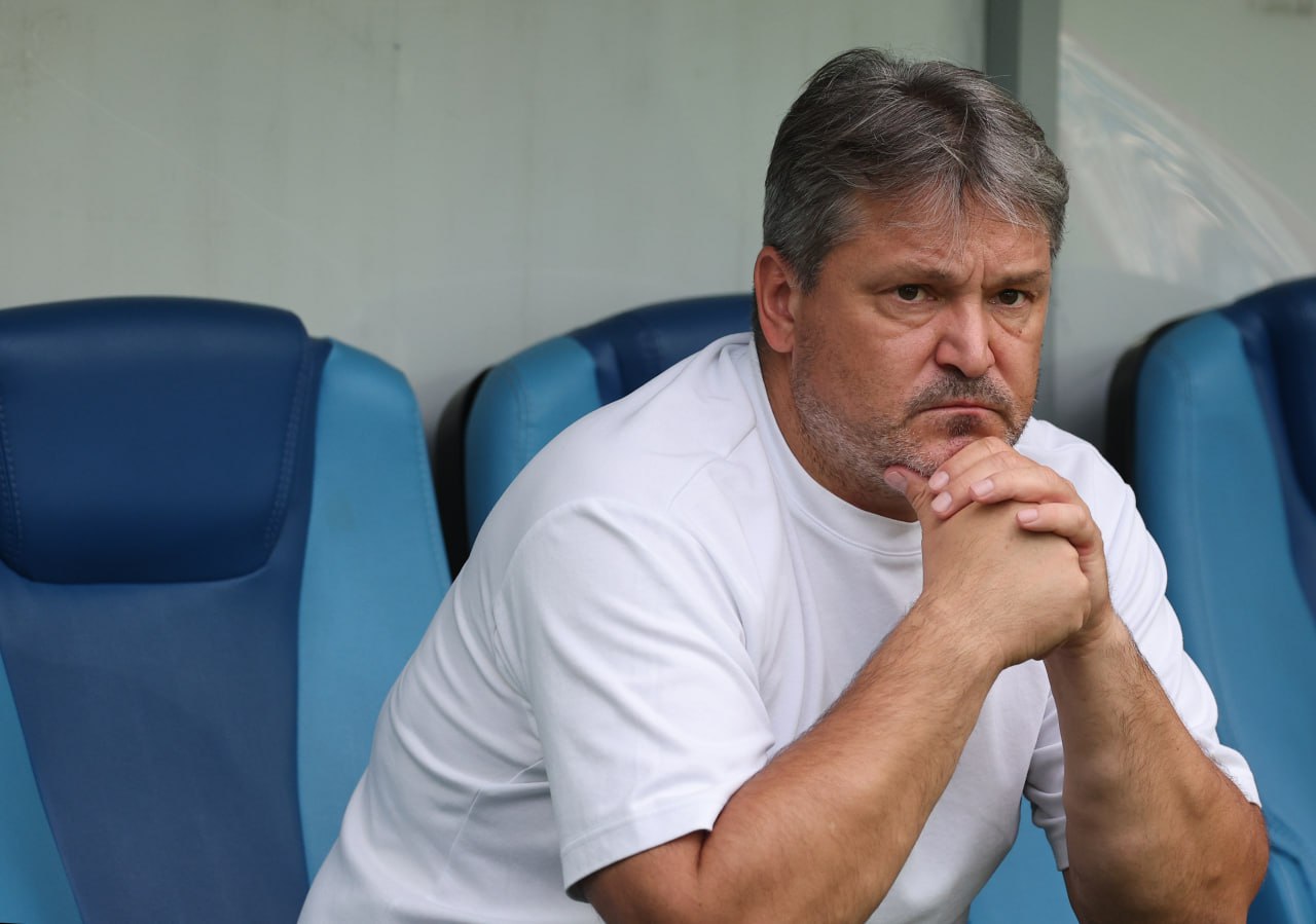 В махачкалинском Динамо опровергли информацию о назначении Евсеева Ранее Чемпионат сообщил что в клубе приняли принципиальное решение о назначении специалиста стороны согласовывают последние детали контракта Вот что сказал Матч ТВ Шамиль Газизов На данный момент это недостоверная информация Мы ведём переговоры с рядом специалистов идёт поиск Когда объявим официально тогда и объясним кто что и почему news matchtv РИА Новости Виталий Невар