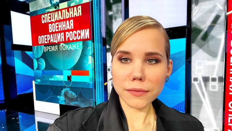 В Московской области установят памятник Дарье Дугиной — дочери идеолога «русского мира» Александра Дугина, которая погибла в результате подрыва автомобиля в августе 2022 года  «Проект предусматривает не только создание памятника, но и благоустройство территории. Установим скамейки и подсветку, преобразим окружающее пространство. Все работы должны быть завершены к годовщине гибели — 20 августа», — рассказал архитектор.   По версии российских спецслужб, к убийству причастна гражданка Украины Наталья Вовк, которая скрылась в Эстонии. Ее объявили в розыск, а Бастрыкин тогда заявлял, что преступление было раскрыто с помощью системы искусственного интеллекта.     Гуд Афтенун   Новости