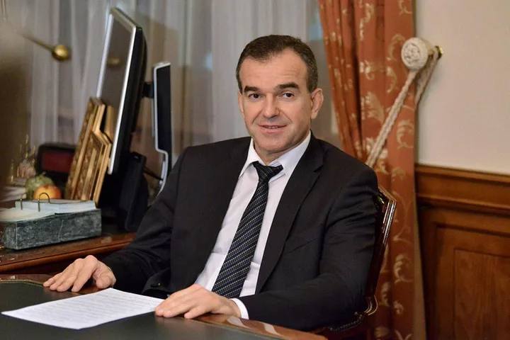 Сегодня свой День рождения отмечает губернатор Краснодарского края Вениамин Иванович Кондратьев Уважаемый Вениамин Иванович Под Вашим руководством край по праву считается одним из самых динамично развивающихся регионов России Благодаря стратегическим решениям и вниманию к каждому направлению в Краснодарском крае успешно реализуются масштабные проекты в сфере инфраструктуры жилищно коммунального хозяйства энергетики и агропромышленного комплекса Особое внимание уделяется социальной политике образованию здравоохранению культуре и спорту Ваше лидерство и принципиальность служат примером для команды единомышленников вдохновляют на новые достижения и развитие нашего региона От всей души желаю Вам крепкого здоровья энергии дальнейших успехов в работе на благо Кубани и всей страны Пусть рядом всегда будут надежные коллеги верные друзья а в семье царят мир и благополучие С уважением Вячеслав Шапошник
