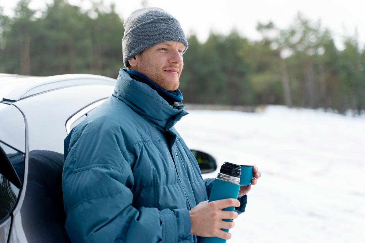 Авито Путешествия на февральские праздники россияне сняли на 38 больше туристического жилья чем в прошлом году  Бронирования посуточных квартир на 21 23 февраля увеличились на 25 по сравнению с прошлым годом Самыми популярными направлениями обещают стать Московская и Ленинградская области Краснодарский край Мурманская область и Татарстан Выгоднее всего провести праздники в Тюменской области 3200 руб сутки Пермском крае 3300 руб и Новосибирской области 3400 руб В среднем квартиры бронируют на две ночи компанией из трех человек Посуточная аренда домов и коттеджей за тот же период показала рост 97 Лидерами по популярности станут Карачаево Черкесия Кемеровская область Карелия Московская Ленинградская и Владимирская области Самые доступные цены на загородное жилье в Челябинской области 7800 руб сутки Бурятии 8100 руб и Башкортостане 8800 руб Загородные дома бронируют в среднем на три ночи компаниями из пяти человек Номера в отелях также бронируют активнее прошлого года Самые востребованные направления Москва и Подмосковье Санкт Петербург и Ленобласть Нижегородская область и Татарстан Новости АвитоПутешествия