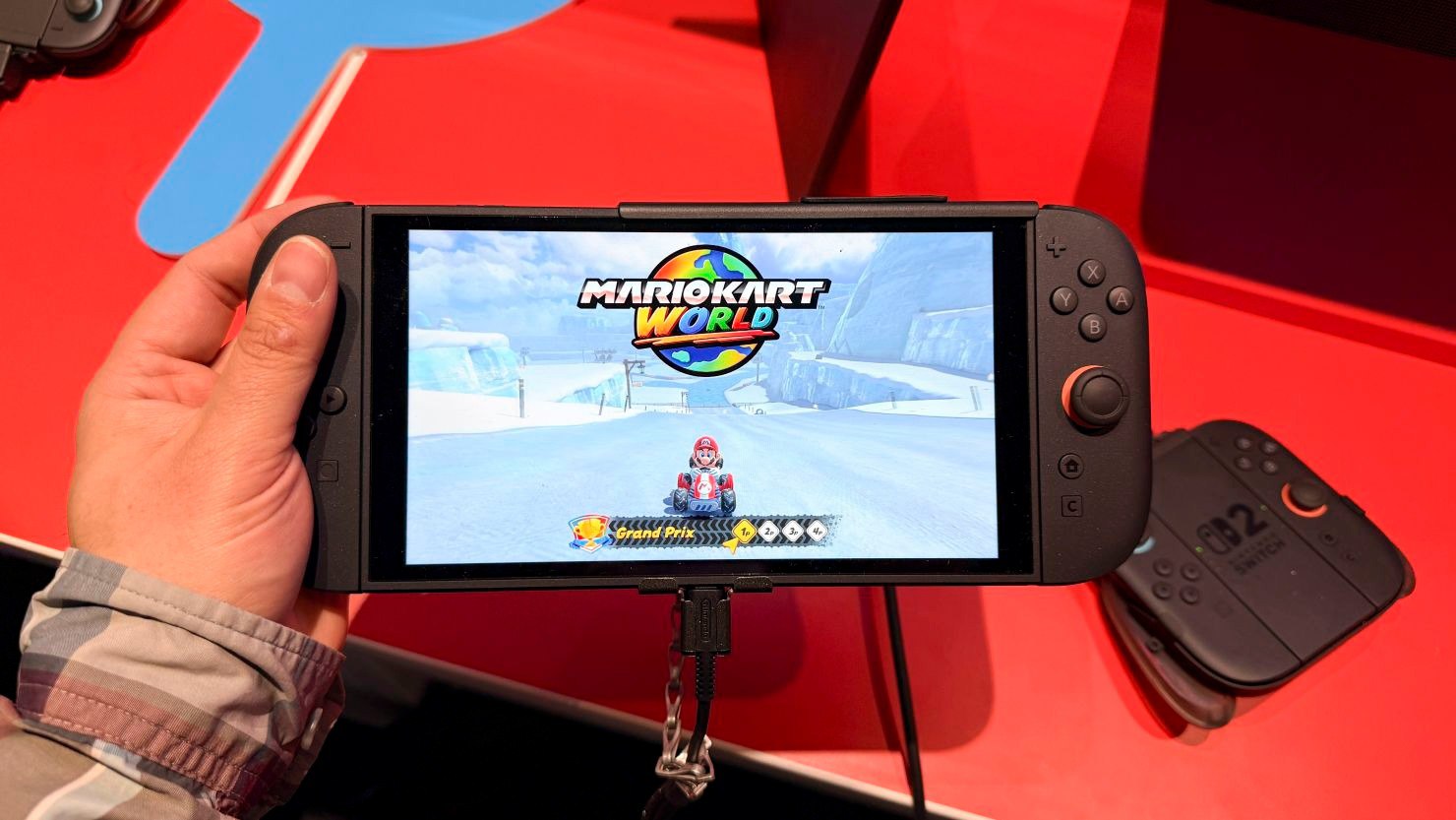 Красный флаг. Nintendo не разрешила журналистам делать рецензии на Switch 2 до запуска консоли Почему именно компания запретила обозревателям помочь покупателям сделать проинформированную покупку, не сообщается.