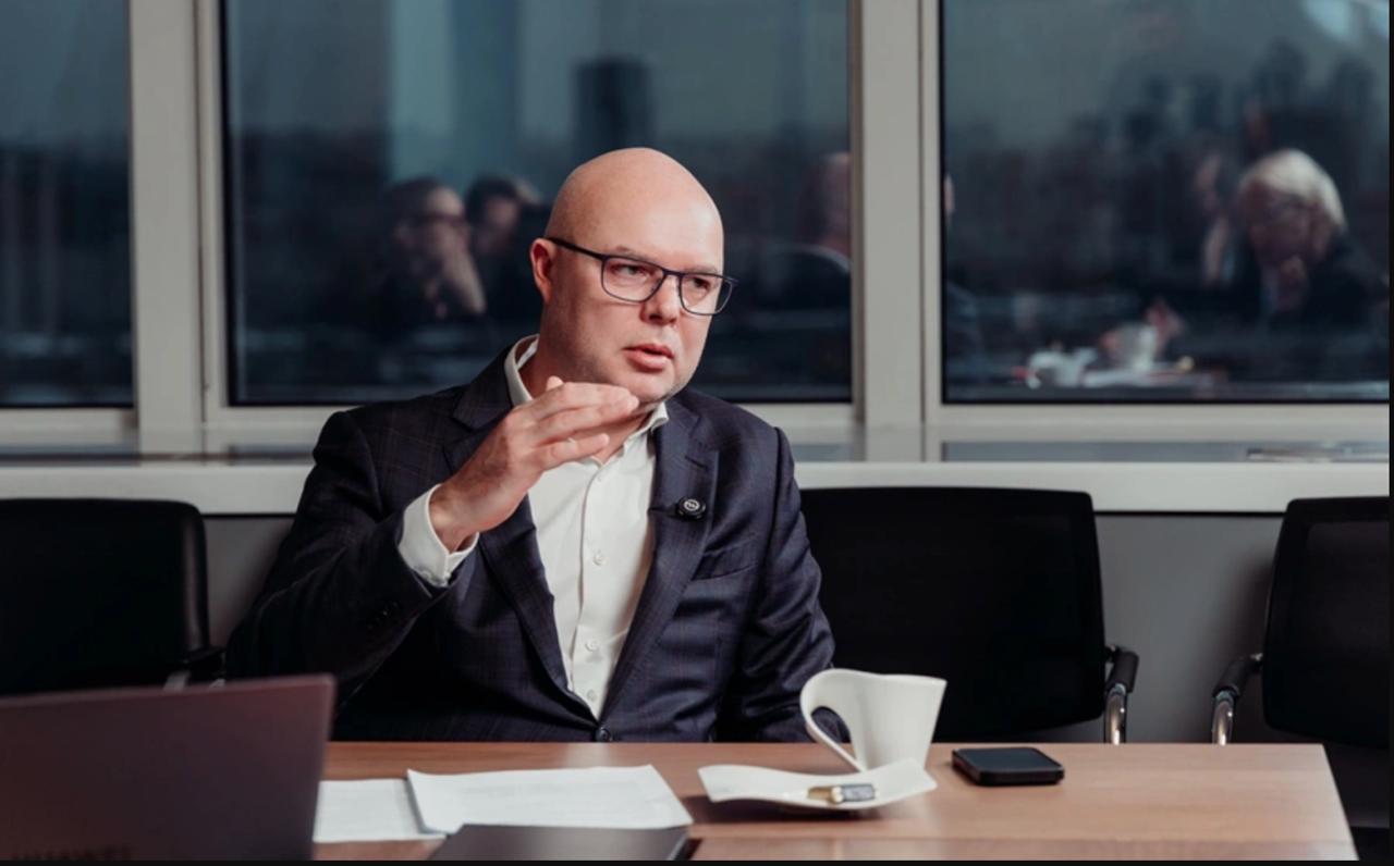 Платформа B2B РТС раскрыла финансовые результаты Крупнейшая российская площадка B2B РТС торговая система Business to Business сообщила выручку и чистую прибыль за 2024 год доход составил 8 5 млрд а прибыль 3 5 млрд Основные показатели платформы Годовая выручка превысила ожидаемые прогнозы рынка Чистая прибыль демонстрирует устойчивый рост подтверждая успешность стратегии компании Финансовые данные подтверждают уверенное развитие цифровой экосистемы B2B РТС и ее роль ключевого игрока в сфере государственных и коммерческих закупок investing investing