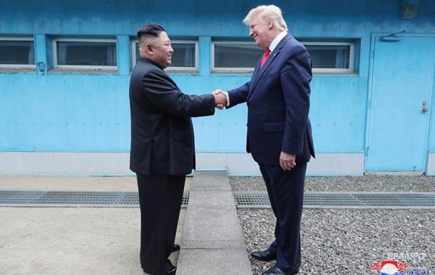 Дональд Трамп заявил что рассчитывает на встречу с Ким Чен Ыном в какой то момент В предыдущий раз глава Белого дома встречался с лидером КНДР в конце июня 2019 года в демилитаризованной зоне на границе КНДР и Южной Кореи Трамп КНДР Подписаться на Pravda ru