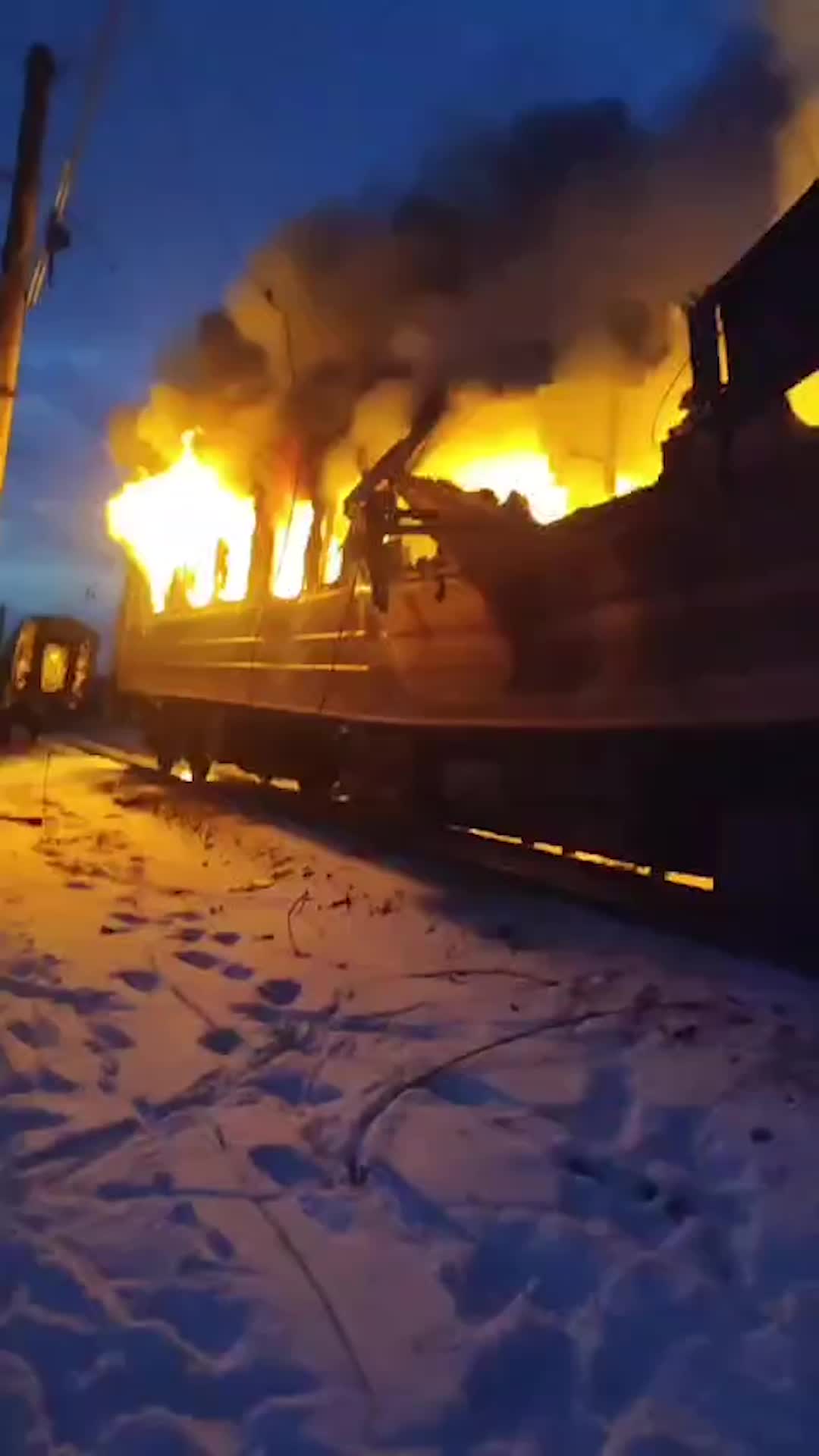 Российский удар по пассажирскому поезду в Харьковской области: 5 погибших