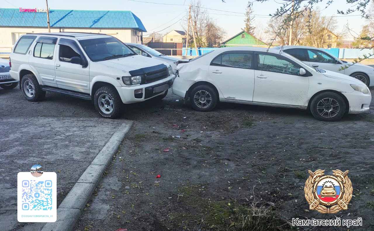 Пьяный житель Камчатки за рулем внедорожника врезался в стоящую машину Выяснилось, что мужчина любитель нарушать скоростной режим В городе Елизово 34-летний водитель «Ниссан-Террано» наехал на припаркованную «Тойоту-Короллу-Аксио». Норма алкоголя у виновника ДТП была превышена в пять раз. Подробности по ссылке: