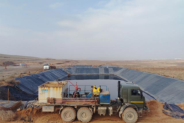 На месторождении M 25 в Сурхандарье произошёл выброс нефте содержащей жидкости ситуация локализована На месторождении M 25 в Бойсунском районе Сурхандарьинской области в конце декабря 2025 года произошёл выброс нефте содержащей жидкости на поверхность   English O zbek tilida Ўзбек тилида На русском iOS Android