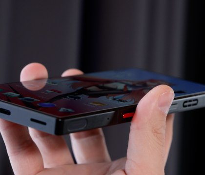 nubia раскрыла дизайн Red Magic 10 Pro со Snapdragon 8 Elite и «революционным экраном»  Компания nubia сделала анонс новых смартфонов и раскрыла дизайн одной из моделей. Речь про флагманы Red Magic 10 Pro. Это будет еще одна серия устройств с процессором Snapdragon 8 Elite. Компания рассказала, что смартфоны выйдут с «революционным экраном» от BOE.  Читать далее