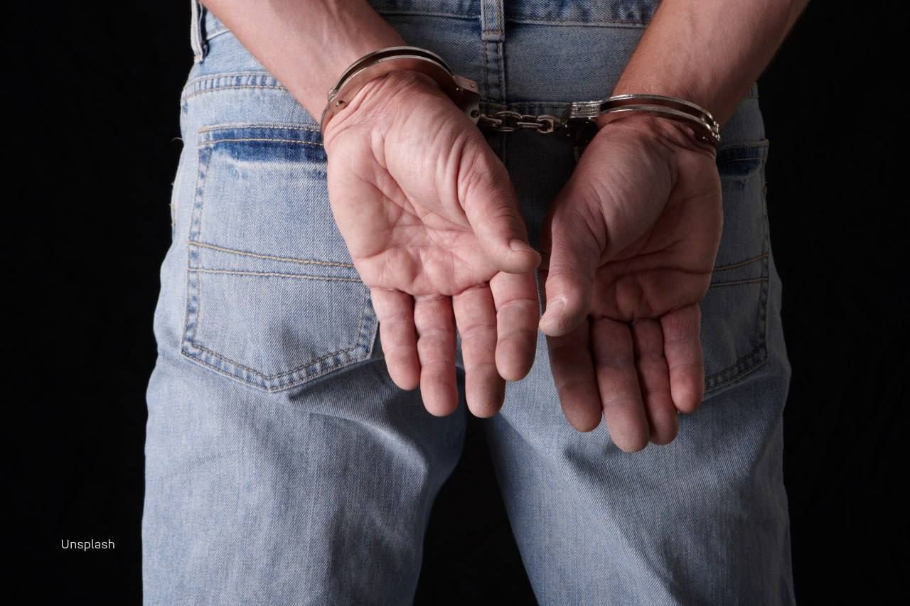 30-летнего Егора Платона, сына скандально известного молдавского бизнесмена Вячеслава Платона, задержали в Испании сотрудники Интерпола. Об этом сообщило издание Ziarul de Gardă. Он находился в международном розыске по делу о торговле наркотиками в особо крупных размерах.