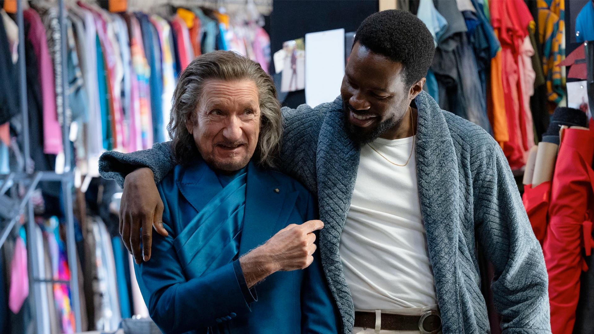 На Disney вышел Чудо человек от Marvel Studios Это мини сериал о супергерое который скрывает свои способности для роли в кино Супергероя сыграл Яхья Абдул Матин II а его наставника Бен Кингсли Оценки от критиков и первых зрителей хорошие сериал сравнивают с Киностудией от Apple TV К просмотру доступны сразу все восемь серий rozetked me news 44077